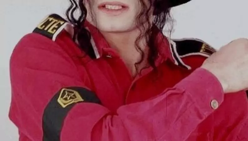 El subliminal mensaje de su chaqueta