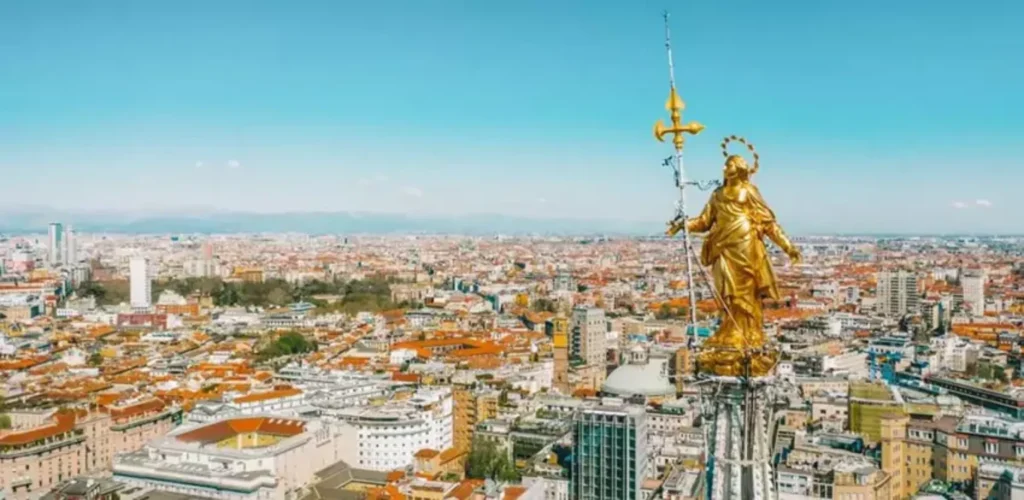 La Madonnina debe ser el punto más alto de la ciudad