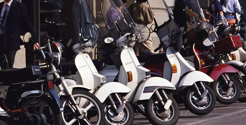 Los romanos prefieren el escúter al coche