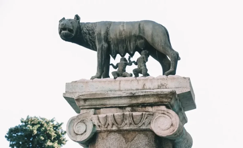 Pero su icono no es un gato, sino un lobo