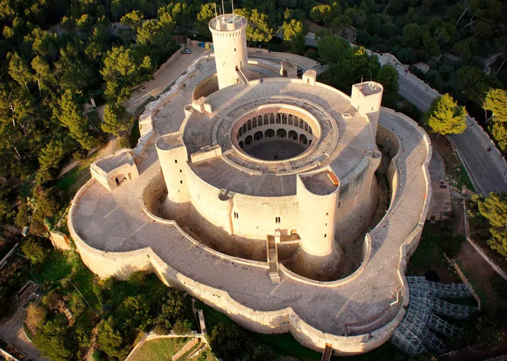 Castillos más bonitos de España: Castillo de Bellver (Mallorca, Baleares)