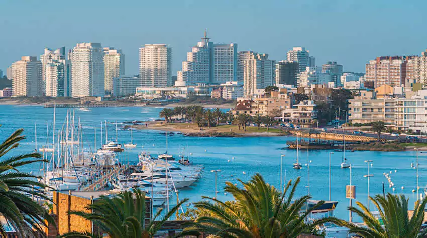 Punta del Este: de 12 mil a medio millón de personas en verano