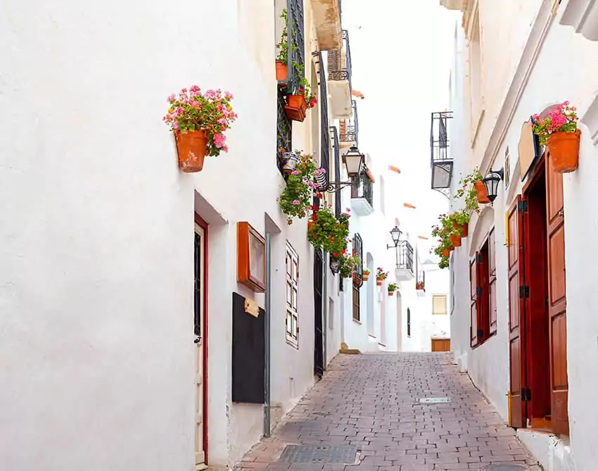 Visitar Mojácar, una de las cosas que hacer en Almería