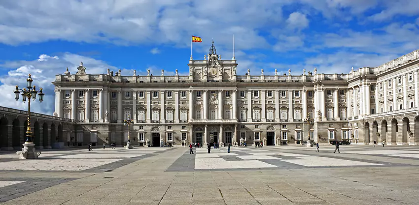 Palacio Real, uno de los edificios que ver en Madrid
