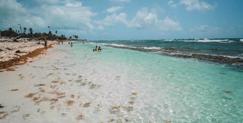 Playa Charquitos, una de las mejores playas de San Andrés para niños