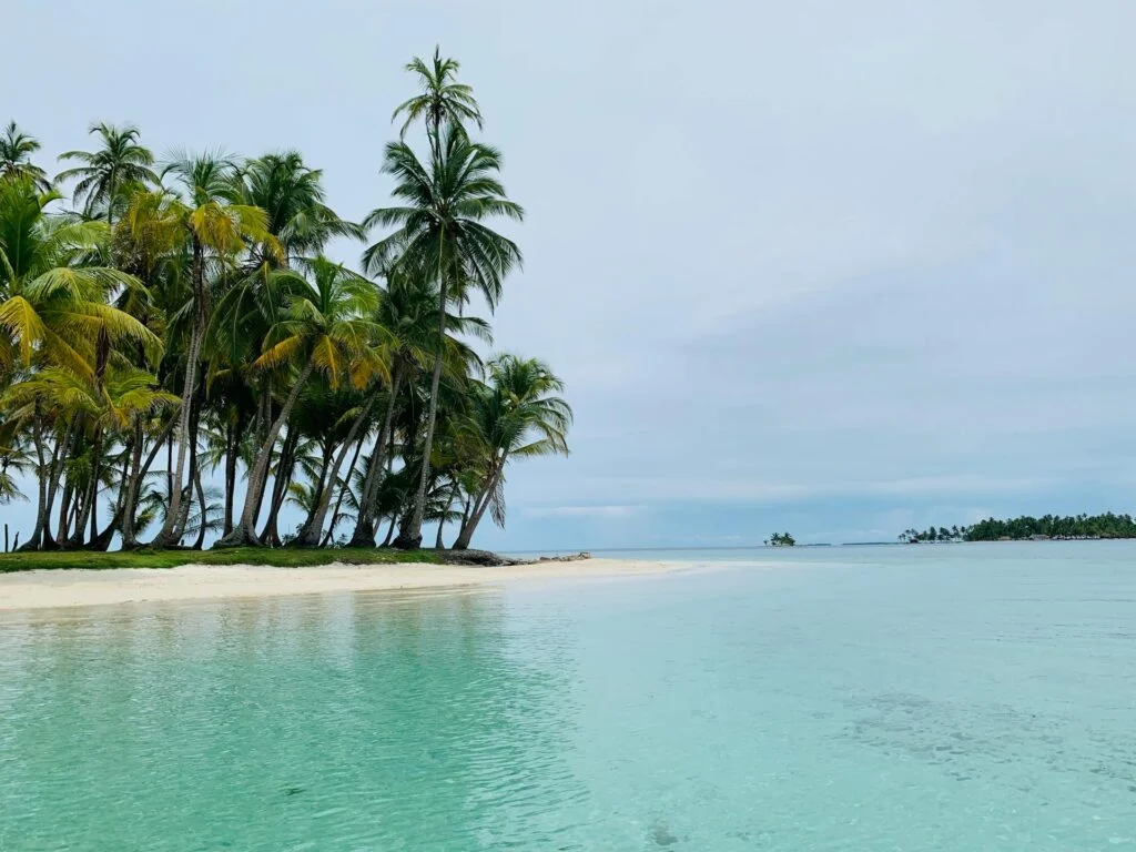 Datos curiosos de Panamá: Panamá tiene un archipiélago de islas en el mar Caribe con grandes playas