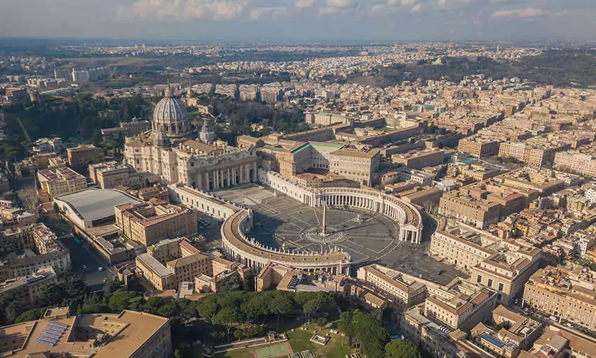 La Ciudad del Vaticano, la sede de la Iglesia Católica Romana, es el país menos poblado del mundo. 