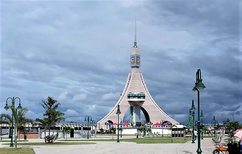 Torre de La libertad, Bata