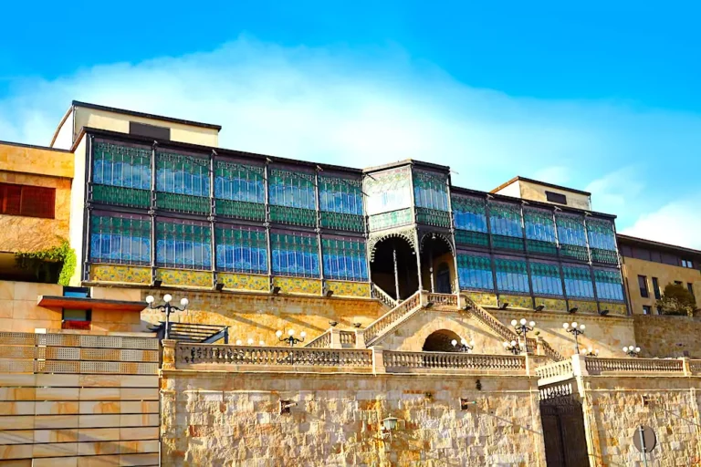 Museo Art Nouveau y Art Déco Casa Lis