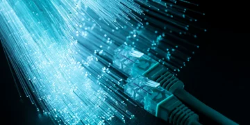 ¿Qué es la fibra óptica? Usos, ventajas y desventajas