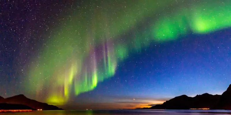 En la discontinuidad de Gutenberg nace la magnetósfera que crea auroras boreales.