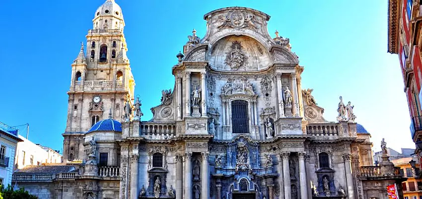 Catedral de Murcia y la Plaza del Cardenal Belluga