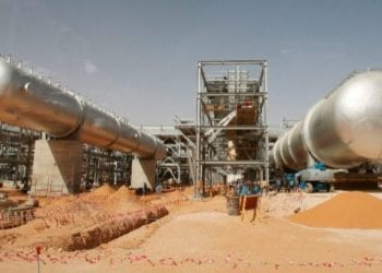 Aramco, la mayor petrolera del mundo, opera al 50% por el ataque hutí en Arabia Saudí