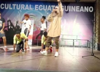 Afrorecords improvisa un concierto a su paso por Malabo