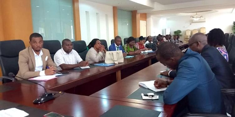 El Inspector General de Servicios Educativos mantiene la primera reunión técnica con los inspectores y directores de los centros públicos de Malabo.
