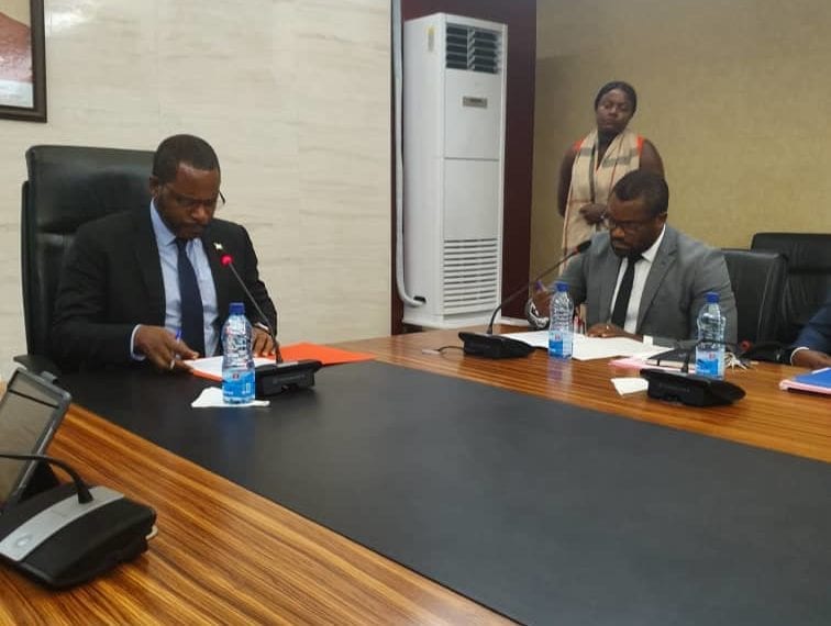 El Ministerio de Minas e Hidrocarburos y la NAHSCO firman un MOU para la organización del Oil & Gas Meeting Day Malabo Service Industry 2020