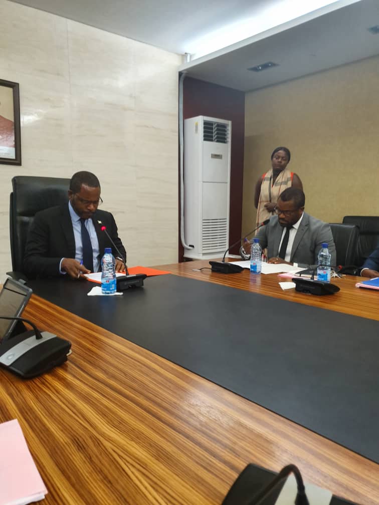 El Ministerio de Minas e Hidrocarburos y la NAHSCO firman un MOU para la organización del Oil & Gas Meeting Day Malabo Service Industry 2020