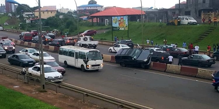La semana comienza con un accidente de Tráfico en la autovía de Malabo II