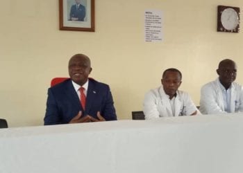 Salomón Nguema Owono pide colaboración a los médicos del hospital general y Loeri Comba