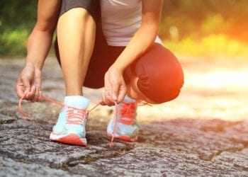 Un estudio dice por primera vez cuánto debemos caminar para dormir mejor