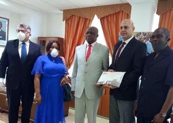 COVID-19: Las empresas EGTC, RIGE y los funcionarios de la embajada de Sao Tomé, contribuyen para la lucha contra el coronavirus en Guinea Ecuatorial.