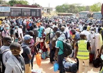 Los docentes denuncian "condiciones caóticas" en la vuelta al cole en Senegal