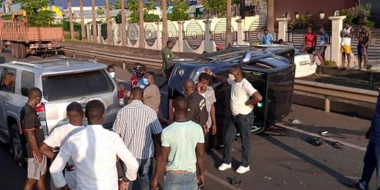 Accidente de tráfico en la vieja autovia Malabo - Aeropuerto