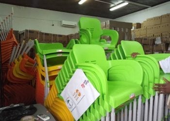 UNFPA entrega 350 sillas a sanidad para las salas de espera en los hospitales