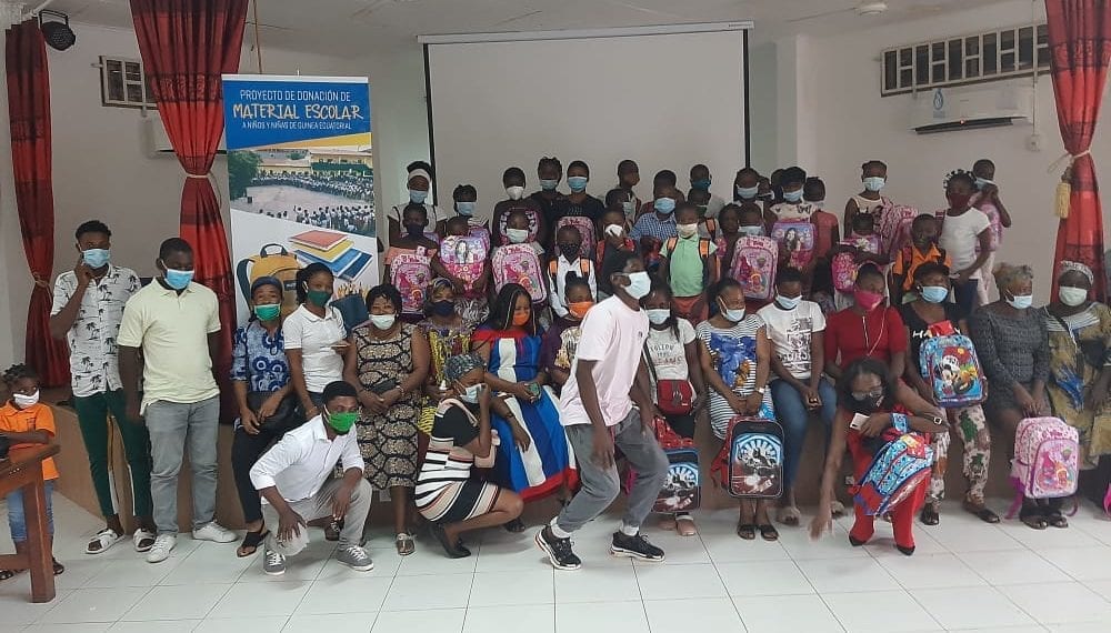 BOCAMANDJA y UNICEF llegan en Bata con el proyecto de donación de material escolar