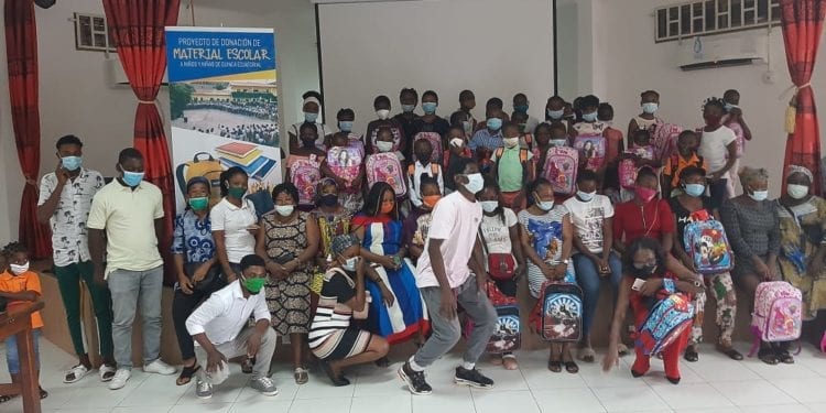 BOCAMANDJA y UNICEF llegan en Bata con el proyecto de donación de material escolar