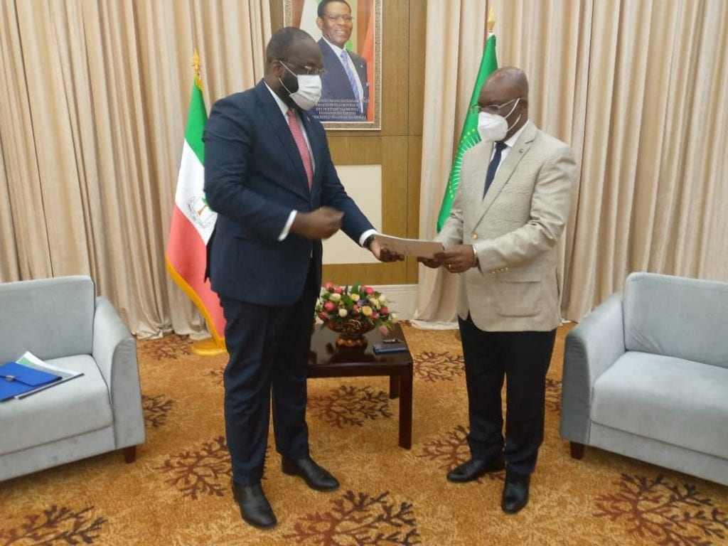 El ministro de Exteriores de Angola felicita a Simeón Oyono Esono por su reconducción como Jefe de la Diplomacia de G.E
