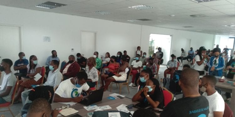 Algo más de 100 jóvenes visitan por primera vez las instalaciones del Centro Juvenil de Malabo