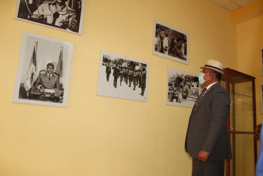 La fundación Amílcar Cabral regala al CCEG una exposición sobre la trayectoria política del Presidente Obiang