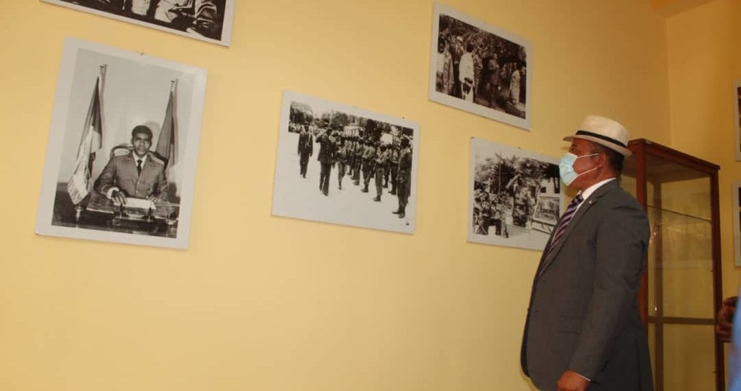 La fundación Amílcar Cabral regala al CCEG una exposición sobre la trayectoria política del Presidente Obiang