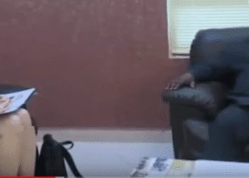 La enbajadora de EEUU solicita un espacio para un programa televisivo dirigido a los niños