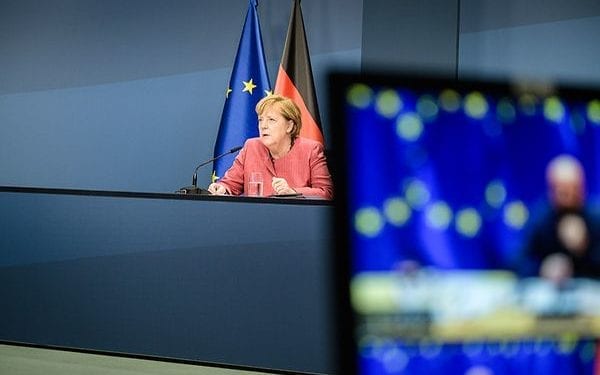 Covid-19: Angela Merkel; “Pagar un precio diario de 590 muertos no