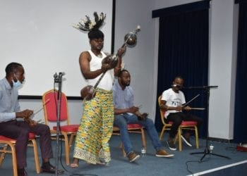 El CCEG organiza un aperitivo del Nvet Oyeng con el trovador “Plwakoro” a la escena