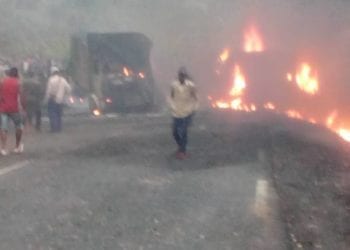 Camerún: Mueren más de 50 personas tras chocar un autobús y un camión cisterna