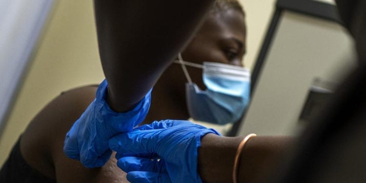 La OMS dice que el 20 por ciento de los africanos se vacunarán antes de fin de año