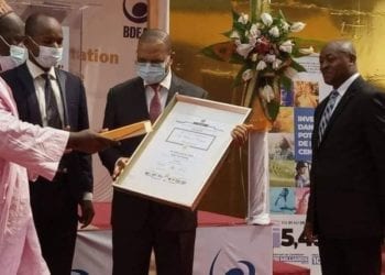 Fortunato OFA MBO NCHAMA recibe el premio Panafricano de Mejores Prácticas de Gestión 2020