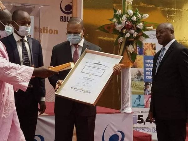 Fortunato OFA MBO NCHAMA recibe el premio Panafricano de Mejores Prácticas de Gestión 2020