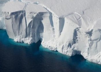Confirmado: El derretimiento del hielo de la Antártida no es regular, lo que inifluirá en el ritmo del aumento del mar
