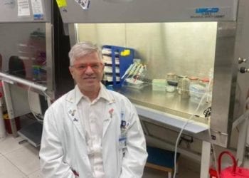 El médico que ha creado un fármaco con inhalador contra el coronavirus: "Cura la Covid en cinco días"