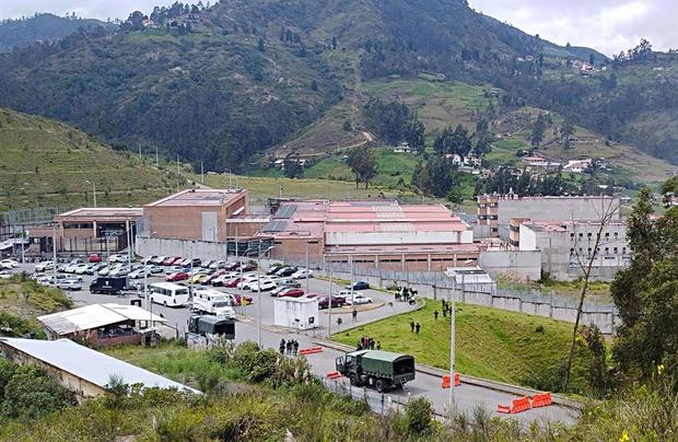 Cuatro motines en cárceles de Ecuador por enfrentamiento entre bandas dejan un balance de 75 víctimas mortales