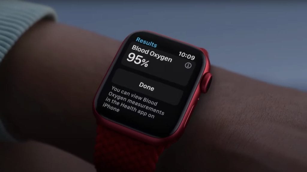 Si tienes un Apple Watch vas a poder (por fin) desbloquear tu iPhone con la mascarilla puesta