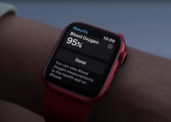 Si tienes un Apple Watch vas a poder (por fin) desbloquear tu iPhone con la mascarilla puesta