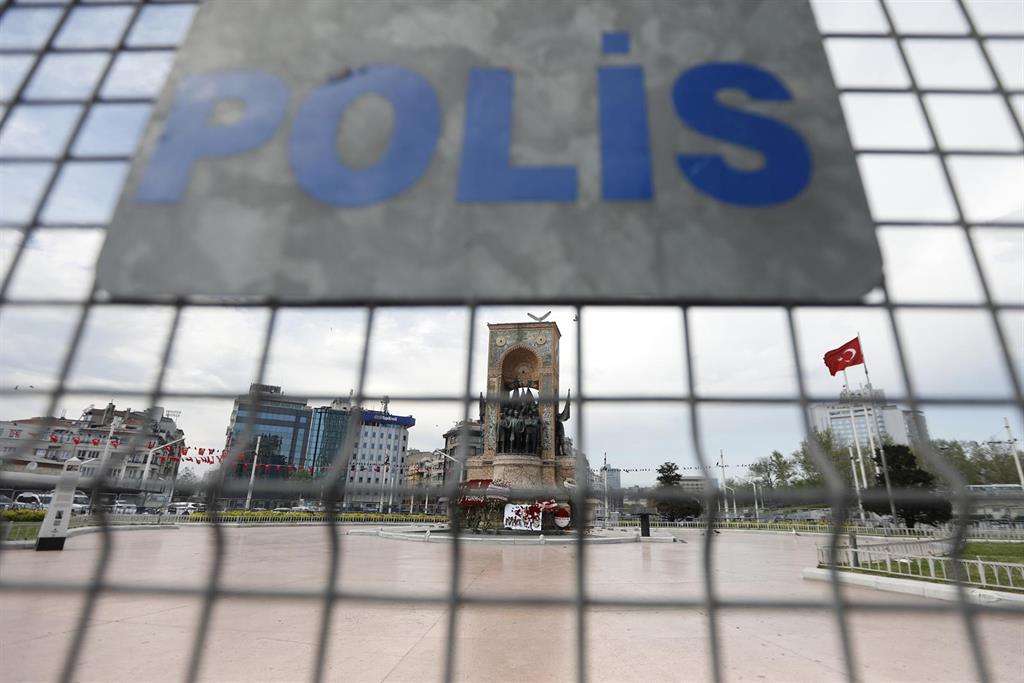 Detenida en Turquía una francesa buscada por Interpol por sus lazos con Estado Islámico