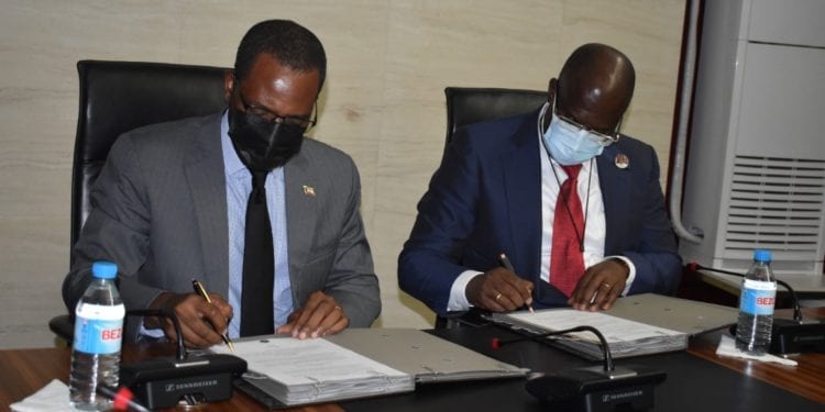Guinea Ecuatorial y Nigeria firma un memorándum de entendimiento en materia de gas y la piratería