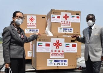 Llega a Guinea la vacuna contra la covid donado por china
