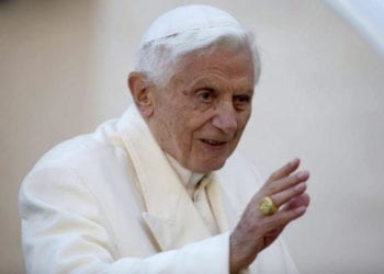 Benedicto XVI, sobre su renuncia: "Fue una decisión en conciencia. Algunos amigos 'fanáticos' siguen enfadados"